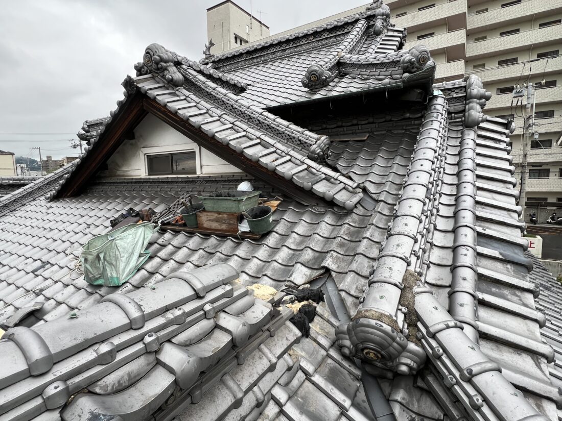 香川県丸亀市雨漏り谷交換工事