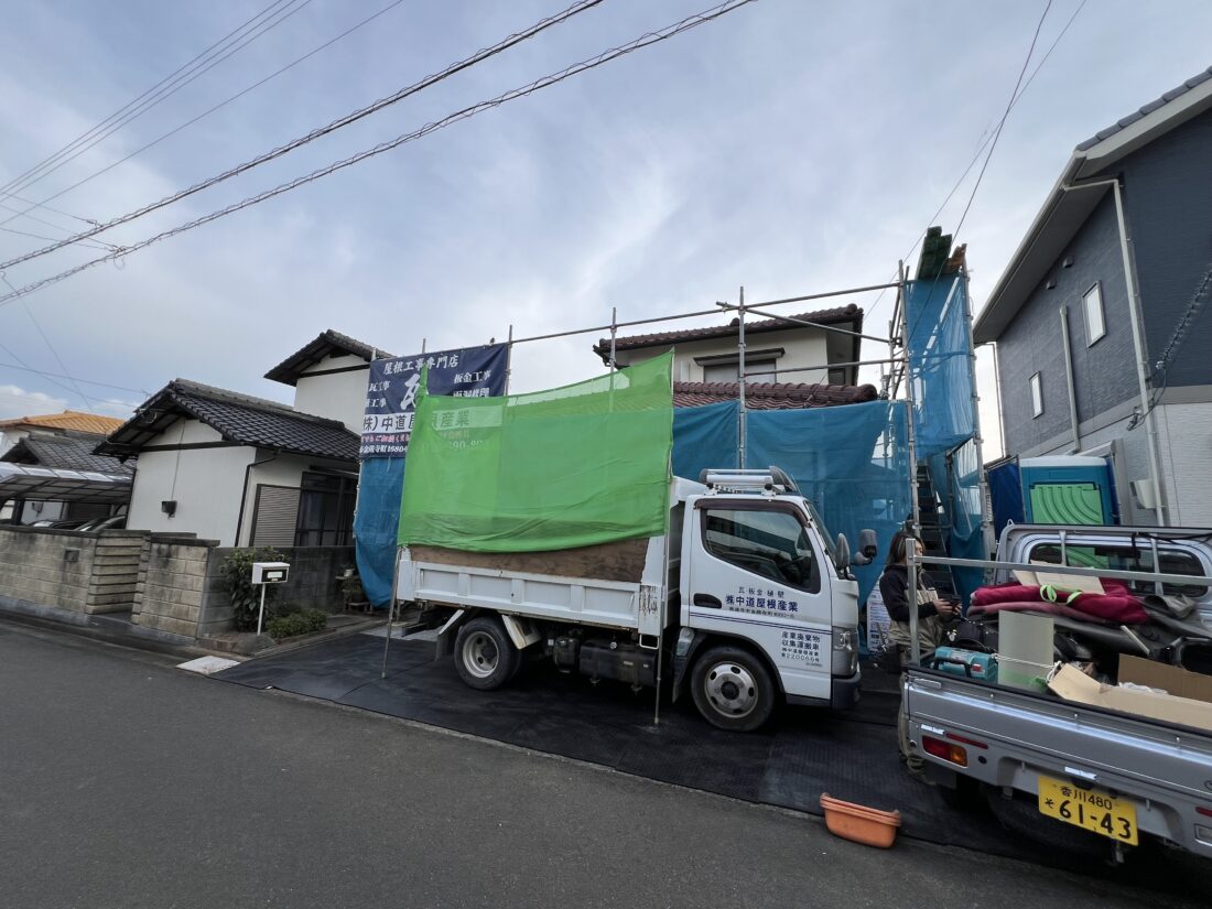 香川県丸亀市屋根葺き替え工事