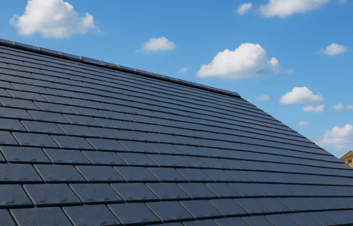 屋根の寿命は何年？素材別の耐用年数と交換目安